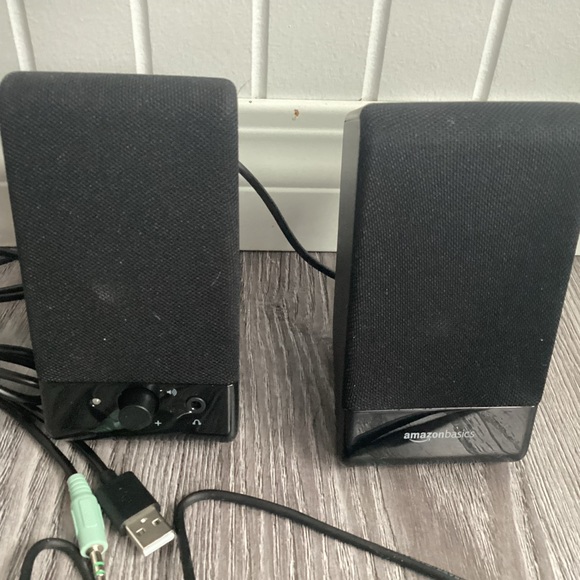 Amazon Basics Keyboard and Speaker Bundle - Picture 11 of 15